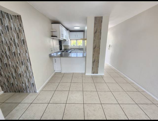 1 BEDROOM APARTMENT FOR SALE IN ESSENWOOD